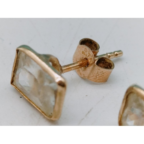 460 - 9ct Gold Stone Set Earrings.