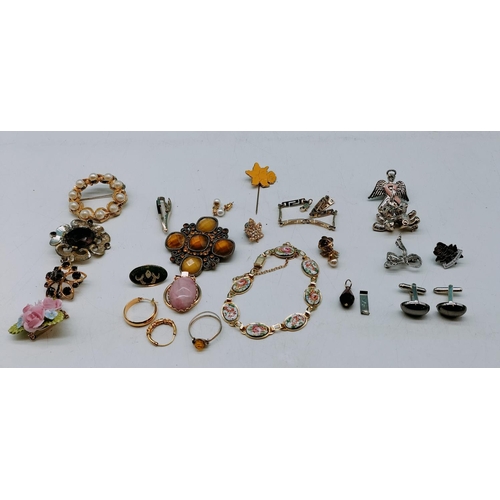 470 - Box of Jewellery Items.