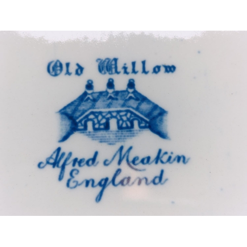 516 - Collection of 26 Pieces of Alfred Meakin Blue and White 'Old Willow' to include Cups, Saucers and Su... 