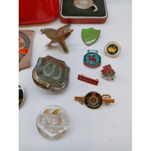 608 - Small Tin of Mixed Items to include Military Buttons, Lead Figure, Pin Badges, etc.