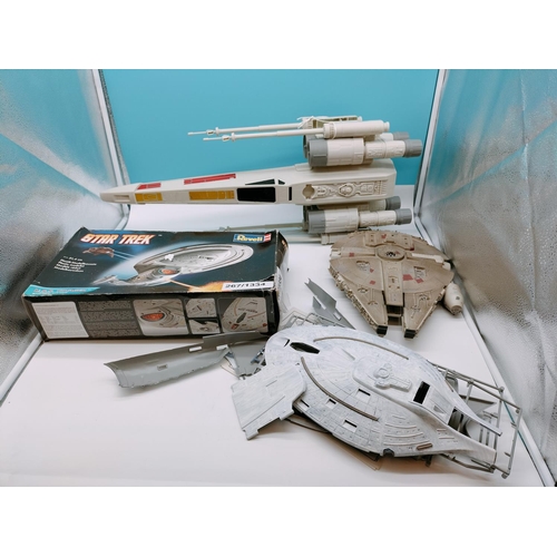 317 - Star Wars Spaceships (2) plus Star Trek Spaceship Model Kit.