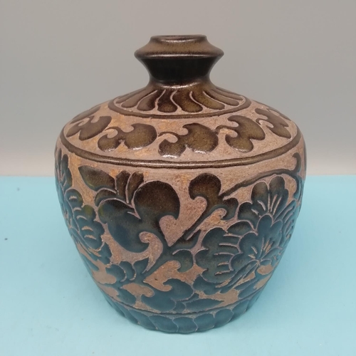 60 - Chinese Cizhou Ware, possibly Song Dynasty Vase with Floral Decoration. 15cm High x 15cm Diameter.