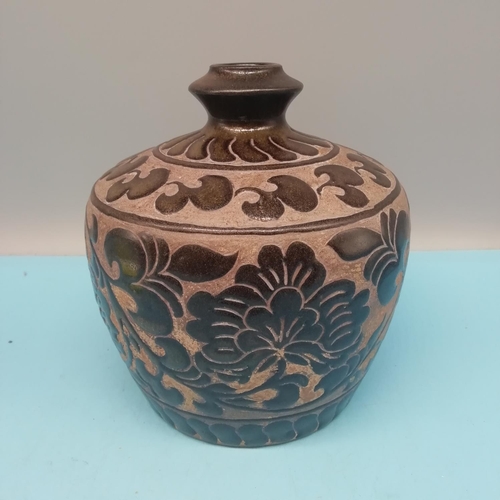 60 - Chinese Cizhou Ware, possibly Song Dynasty Vase with Floral Decoration. 15cm High x 15cm Diameter.