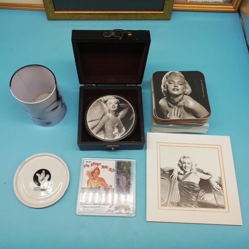 819 - Collection of Marilyn Monroe Collectables to include Cabinet Plates, Limited Edition Prints, Film Ce... 