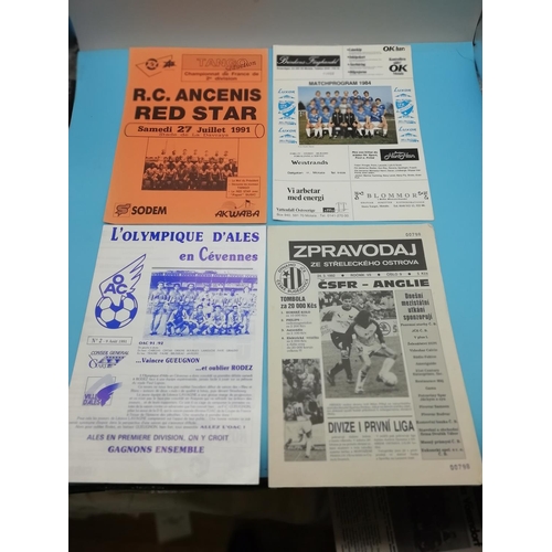 25A - Collection of mostly European Football and Sporting Ephemera including Programmes, Newspapers, etc i... 