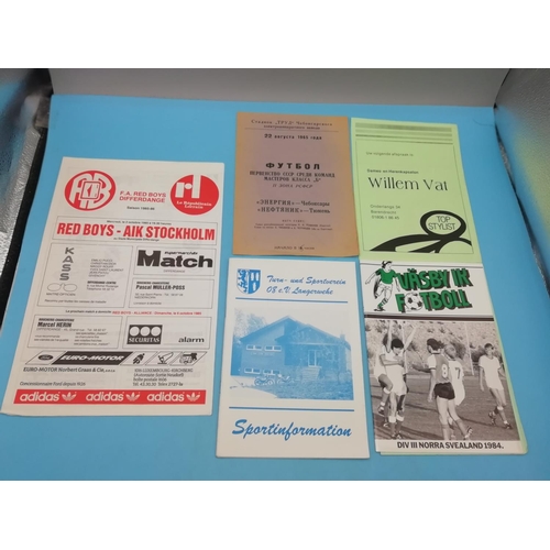 25A - Collection of mostly European Football and Sporting Ephemera including Programmes, Newspapers, etc i... 