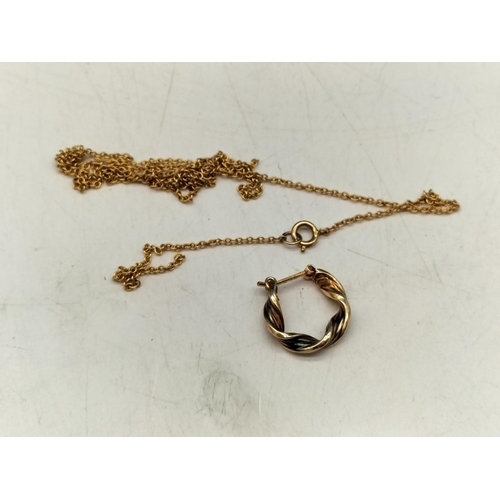 61 - 9ct Gold Scrap Items. 2.8 Grams.