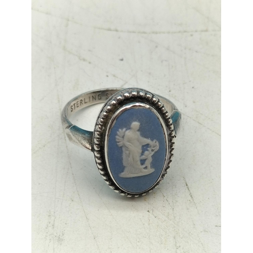 72 - Silver Wedgwood Oval Jasper Ring. Size L.