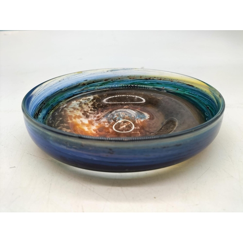 20 - Isle of Wight Glass Dish. 16cm Diameter.