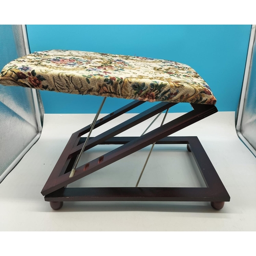 711 - Foldable/Adjustable Leg and Foot Rest with Fabric Top. 47cm x 34cm. Extended 46cm High, Lowest 36cm ... 