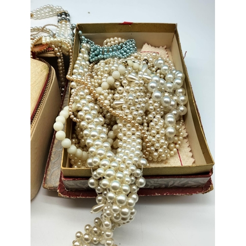 410 - Collection of Costume Jewellery to Incl. Faux Pearl Necklaces, etc