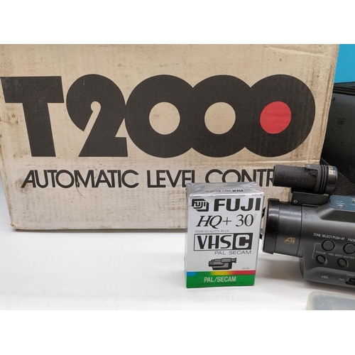 437 - Canon T2000 Automatic Level Control Super 8 Film Projector. Boxed W/O Plus Panasonic MS70 With Acces... 