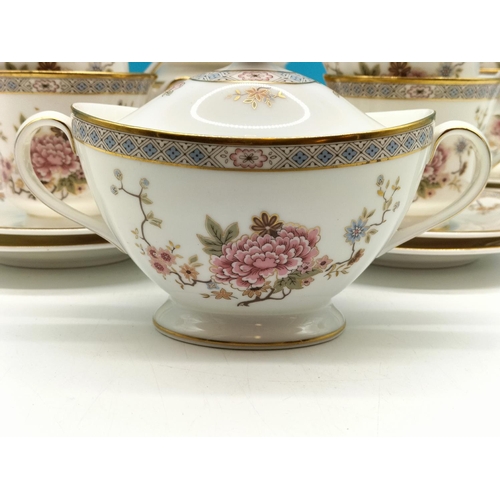 66 - Royal Doulton Canton H5052 18 pce Tea Service, Teapot, Sugar Bowl, Cups & Saucers. Seconds Quality