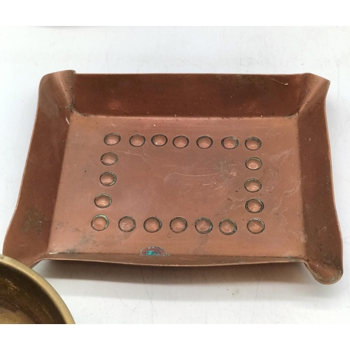 22 - small box of assorted brass and copper items