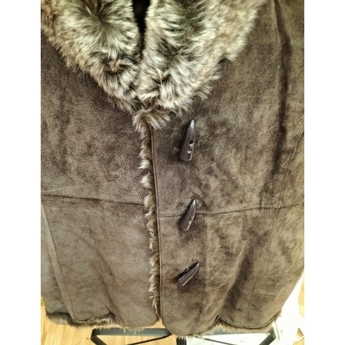 297 - Agenda genuine suede Gillet with tag size 28