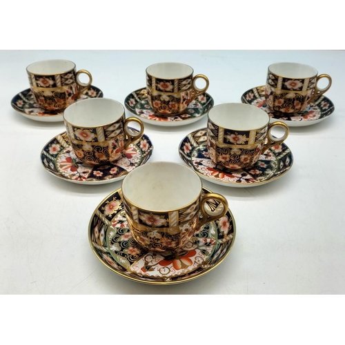 89 - Royal crown Derby Imari 2451 Pattern 6x coffee cups and saucers, various date marks