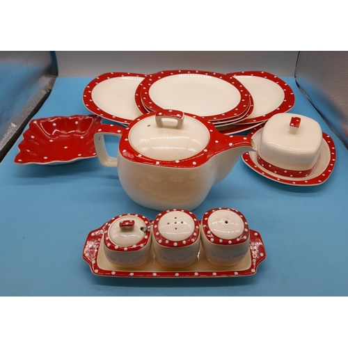 Midwinter 'Red Domino' Pattern by Jessie Tait to include Teapot
