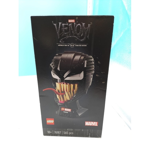 263 - New & Sealed LEGO Marvel Spiderman Venom Mask Set 76187.