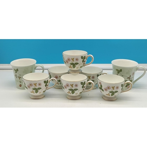 302 - Wedgwood 'Wild Strawberry' Cups (6) plus Mugs (2).