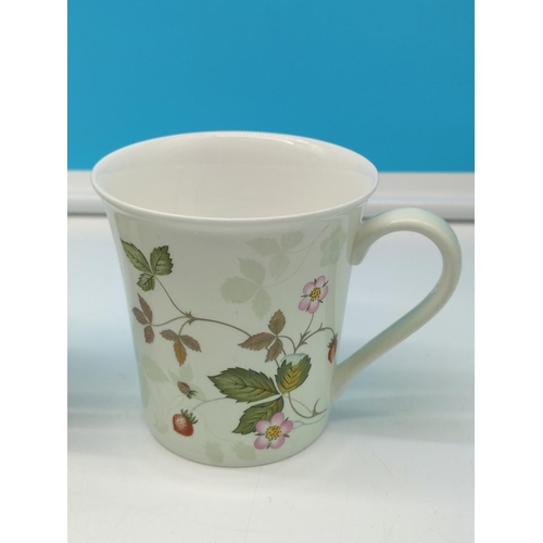 302 - Wedgwood 'Wild Strawberry' Cups (6) plus Mugs (2).