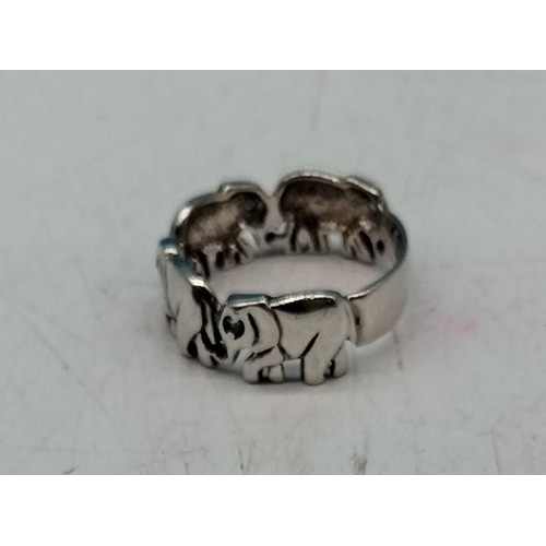 573 - 925 Silver Elephant Chain Design Ring. Size T.