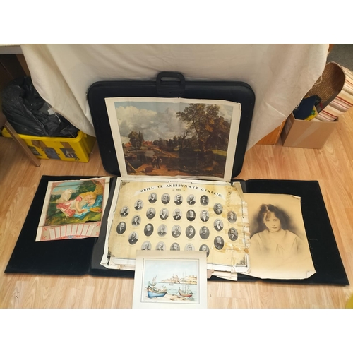 586 - 2 x Portable Jigsaw Puzzle Cases plus Contents. Collection Only.