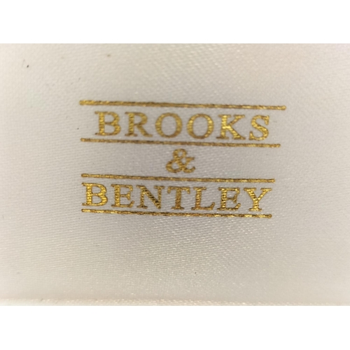 26 - Brooks & Bentley 7.5