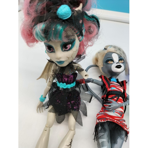 295 - Monster High Dolls (5). Tallest 29cm. 1 A/F Arm Missing.