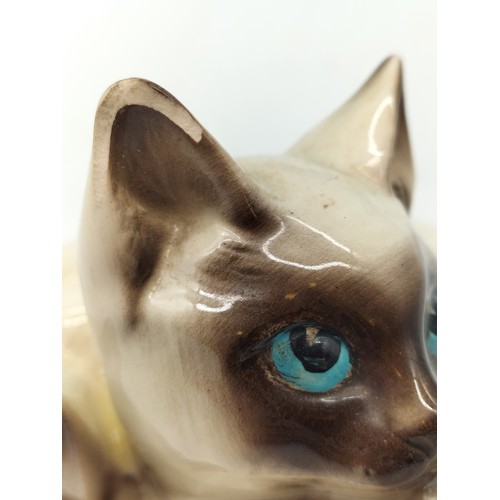 289 - Royal Doulton Siamese Cat Figures (5). Largest being 16cm High x 18cm. Seconds Quality. Twin Kitten ... 