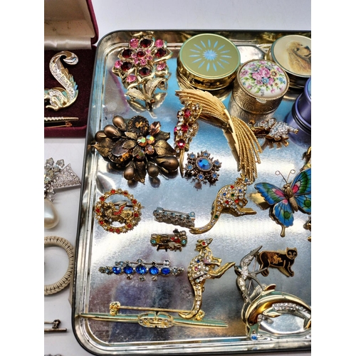 421 - Collection of Brooches, Pill Pots, Pins, etc.