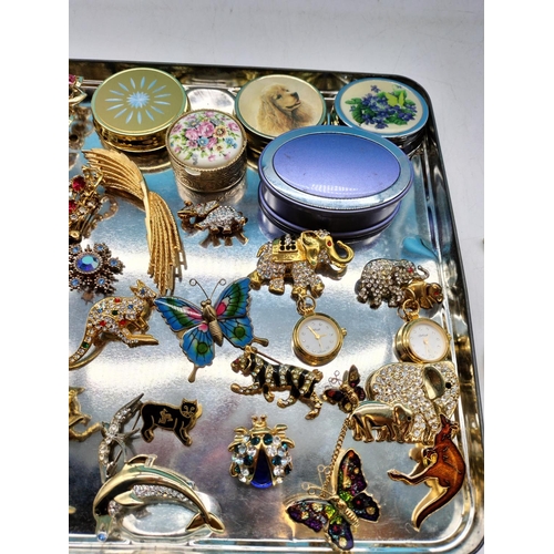 421 - Collection of Brooches, Pill Pots, Pins, etc.