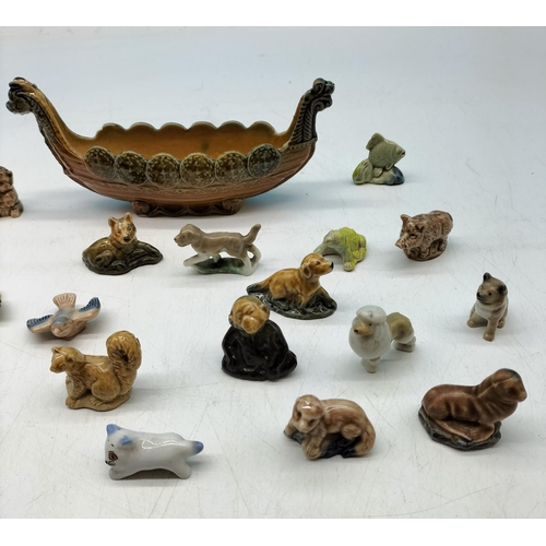 436 - Collection of Wade Whimsies plus Viking Boat (Small Chip).