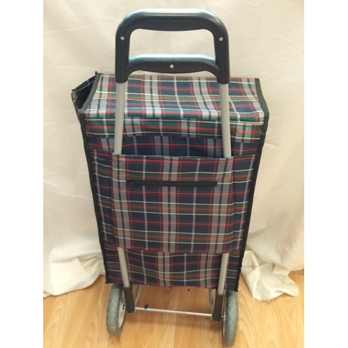 450 - Lorenz 2 Wheeled Shopping Trolley.