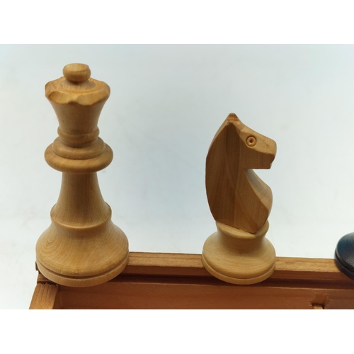 58 - Staunton Boxwood House Martin Chess Set in Original Box. Complete