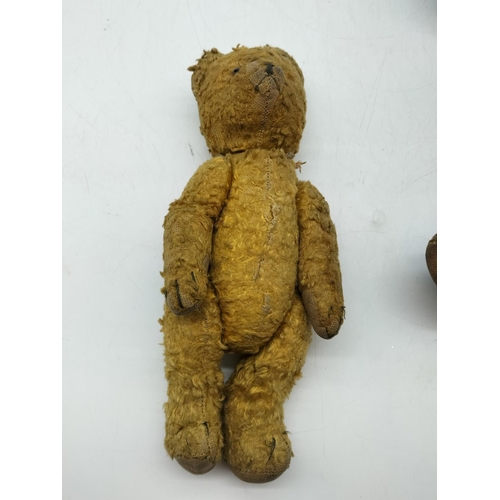 160G - Vintage Straw Filled Jointed Teddy Bears (2). Tallest being 35cm.