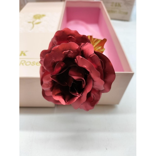 249 - 10 x 24k Golden Rose (Valentine). Boxed.