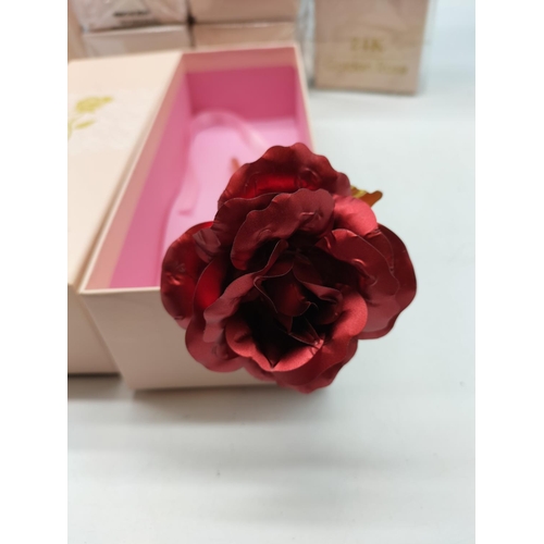 297 - 9 x 24k Golden Rose (Valentine). Boxed.