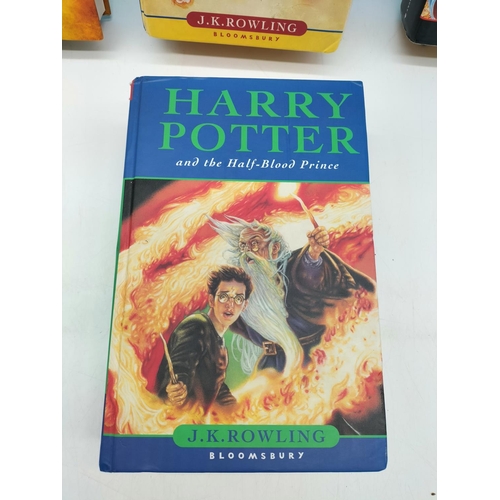 811 - Harry Potter Hardback Books (4).