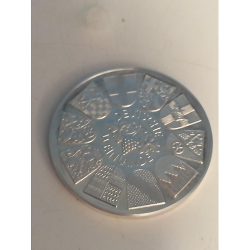 34 - 2 x Large Solid Silver Coins - Bulgaria 5 Leva FIFA World Cup, Germany plus Deutsche Weinlande.