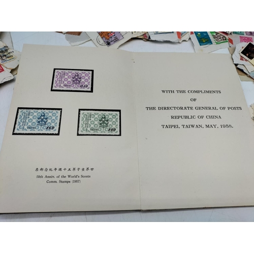 333 - Collection of Loose Stamps plus Presentation Book of 1957 Stamps with Compliments of the Directorate... 