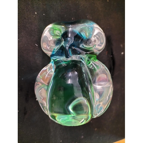 17 - Chalet Canada Art Glass 9cm Owl.