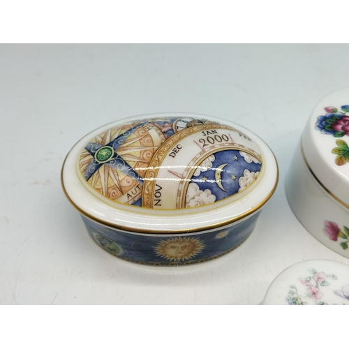 58 - Royal Doulton and Wedgwood Trinkets (7). Largest 6cm high, 8cm diameter.