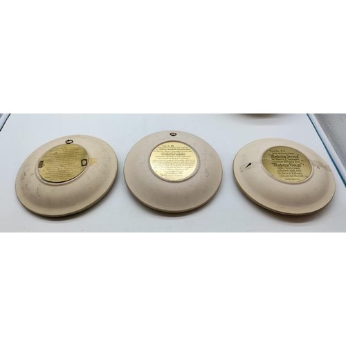 326 - 11 x Alabaster Plaques depicting Religious Scenes by Alberto Santangela. 21cm Diameter.