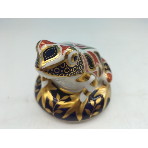 13 - Royal Crown Derby Frog Paperweight. Silver Stopper 9cm Diameter x 8cm (h) Second quality