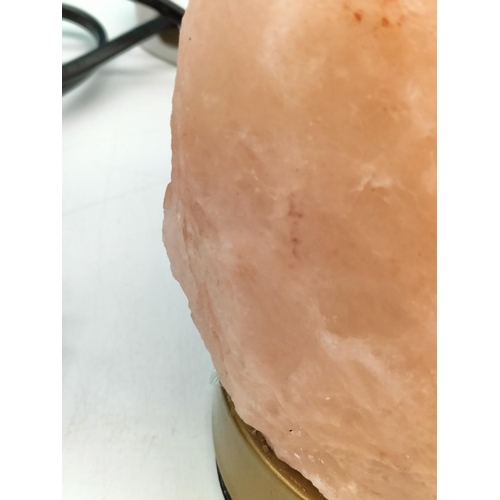 253 - Himalayan Pink Salt Lamp. 19cm Tall.