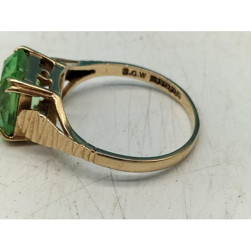 37 - Hallmarked 9ct Gold Hallmarked Ring With Green Stone Setting. Size M 2.3g