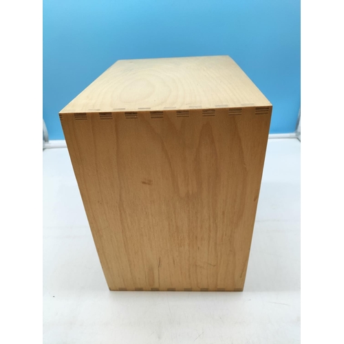 440 - Desktop 6 Drawer Wooden Storage Unit. 28.5cm High, 20.5cm x 28.5cm.