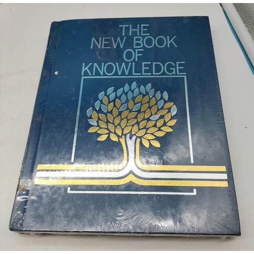 576 - Collection of 'The New Book of Knowledge'. Missing Volumes 1,2,4,& 18.