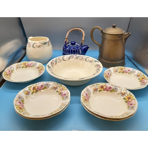 580 - Collection of Ceramics to include Wedgwood Dessert Set, Susie Cooper Jug and Bowl plus Stoneware Ket... 