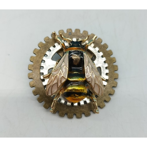 614 - Metal Bumble Bee Brooch.